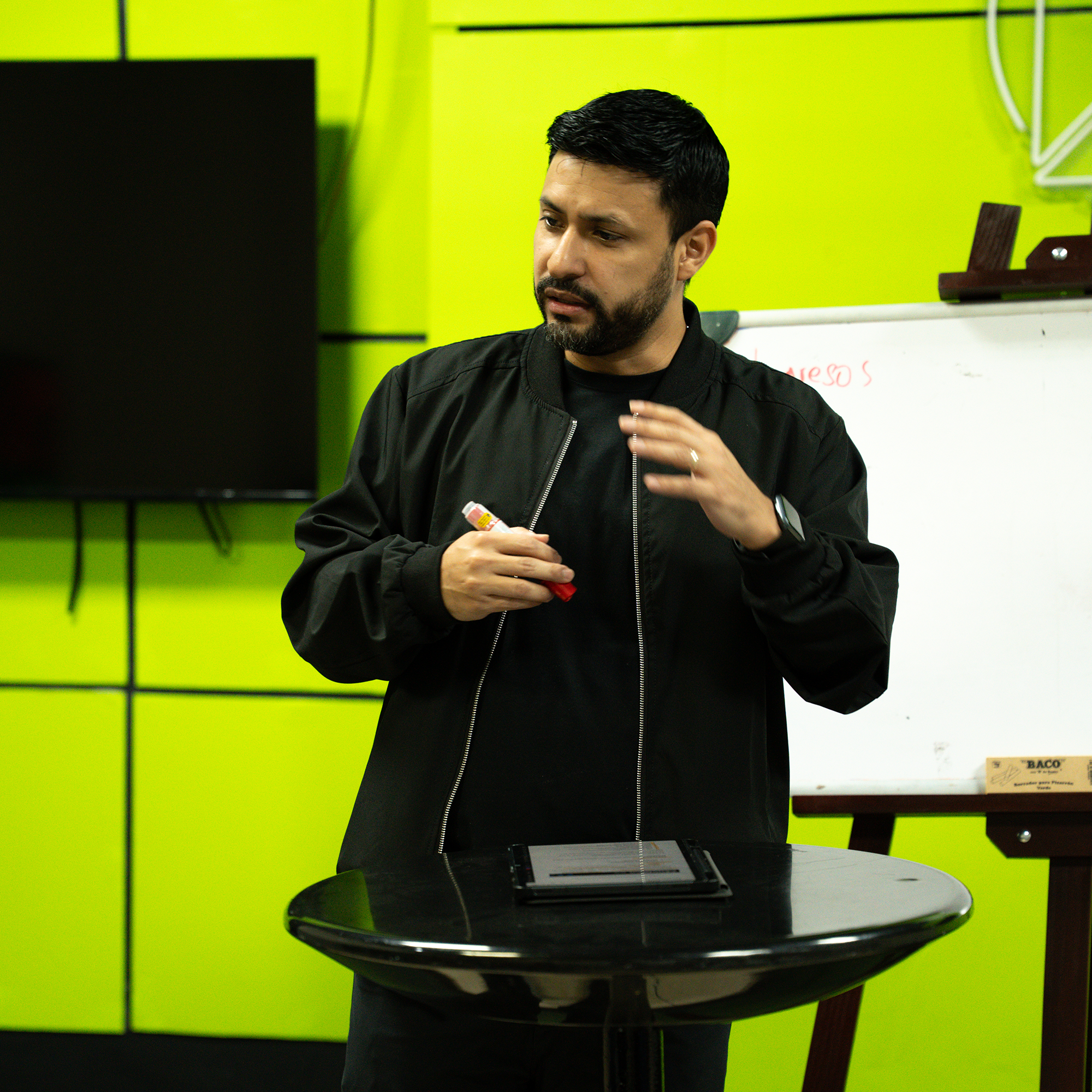 Charlas y conferencias de T2B Team